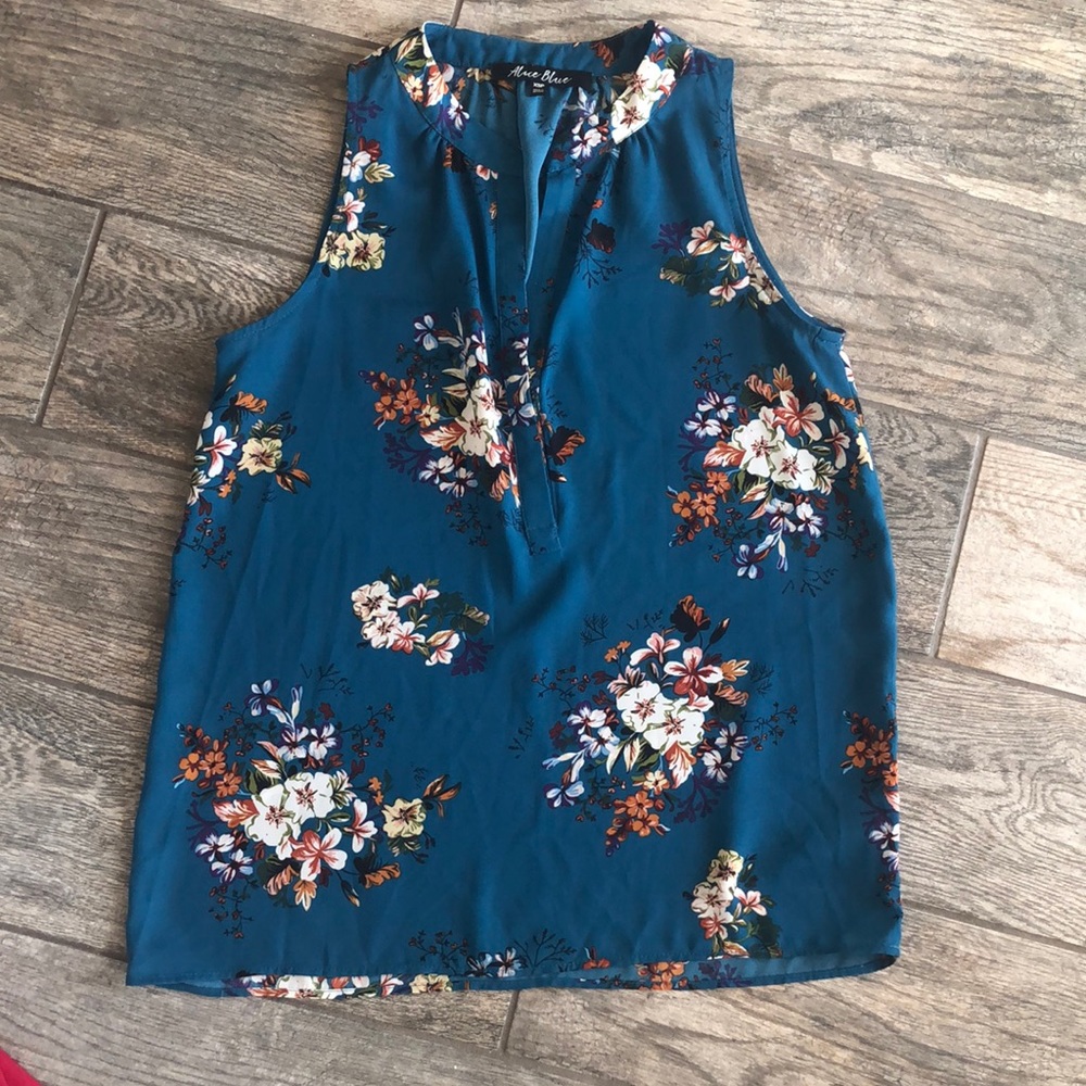 Sleeveless blouse